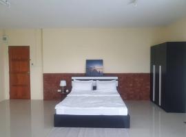 Ek Residence Banchang City, hotell sihtkohas Ban Chang