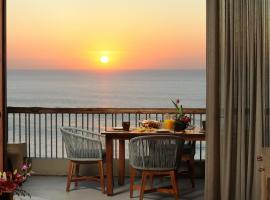 Hear the waves! Amazing beachfront condo with unbeatable views!, budgethotell i San José del Cabo