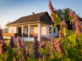 Csenger Vendégházak, Hotel in Mátraverebély