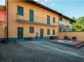 Ancient Villa on the hills of Monferrato, hotel v destinaci Camino