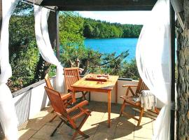 A wonderful holiday home with lake access, μπανγκαλόου σε Bieszkowice