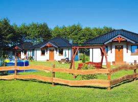 Holiday homes near the lake, mini zoo, hotel u gradu 'Gleźnowo'