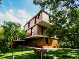 Cornerstone Bed & Breakfast, hotel blizu znamenitosti Paper Dome, Puli