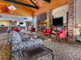 Quality Inn & Suites Escanaba North