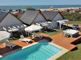 Kanaloah Lodge & Cabins, hotel in Punta Del Diablo