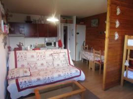 OURSON 25, hotel near Col de Fours, Enchastrayes
