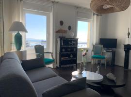 Appartement Villa Chausey, vue sur le port, hotel near Ferry terminal of Granville, Granville