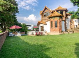 Castillo San Carlos Lomas de Cocoyoc con Cancha de Padel 16Huespedes, hotel en Cocoyoc