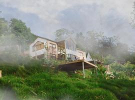 MiCasa - Nhà gác mái trên đỉnh đồi, hotel v destinaci Cao Bang