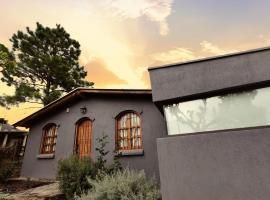 Casa Huellas de Malbec - Montaña y paz, hotel cu piscine din Las Compuertas