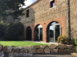 Chambres d hôtes La clé des arches: Sainte-Florine şehrinde bir ucuz otel