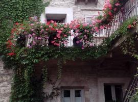 la Casa sull'arco - Albergo diffuso Collelungo: Collelungo şehrinde bir tatil evi