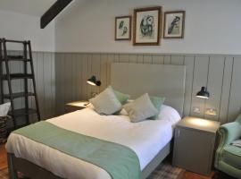 The Crown Pub, Dining & Rooms, guest house in Henlow