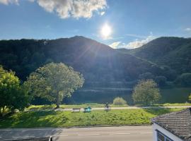 Ferienwohnung „Zur alten Brauerei“, hotel na may parking sa Mesenich