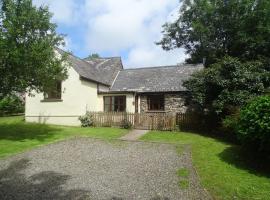 Appletree Cottage, hotel with parking in Haverfordwest