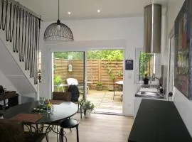 Duplex contemporain terrasse extérieure parking