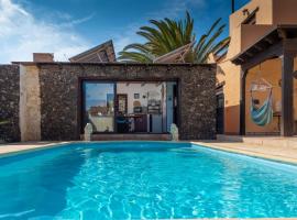 Villa Maravilla piscina climatizada, hotel in Villaverde