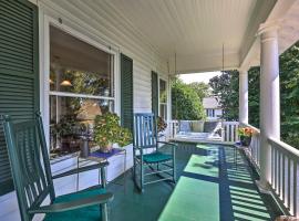 Lush Elkin Home with Porch Views and Pool Table, cheap hotel in Elkin