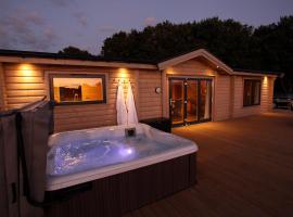 Cambridgeshire Lakes - luxury lodges in a stunning lake location, casa o chalet en Gamlingay