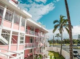 The Pink Hotel Coolangatta, hotel cerca de Aeropuerto de Gold Coast - OOL, 