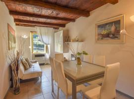 Awesome Home In Ziona With Wifi, casa a Ziona