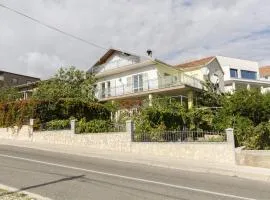 Apartments Bilo