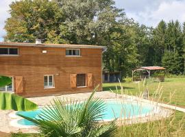 Gîte de pleine nature en dordogne, готель у місті Saint-Mesmin