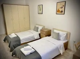 Top Location Apartment with 2Bath for 6 Guests