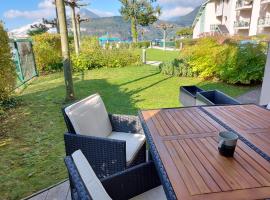 Charmant studio en rez de jardin au bord du lac d’Annecy, hotel i Duingt