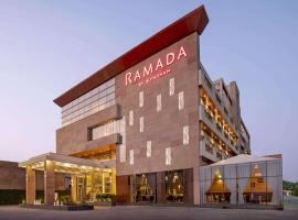 알리가르에 위치한 호텔 Ramada by Wyndham Aligarh GT Road