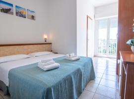 HOTEL ADRIA BEACH, khách sạn ở Torre Pedrera, Rimini