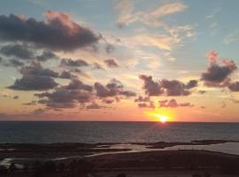 SAHARA BEACH, sunrise & mediterranean sea views, ξενοδοχείο σε Λα Μάνγκα Δελ Μαρ Μενόρ