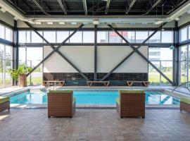 Wingate by Wyndham Kanata West Ottawa, hotel with pools in Ottawa