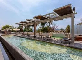 Ramada by Wyndham Acapulco Hotel & Suites