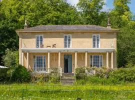 Henge Estate - Large Manor with ensuite double rooms, hot tub and tennis court