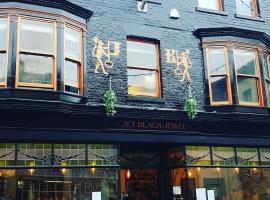 Jet Black Jewel, khách sạn 3 sao ở Whitby