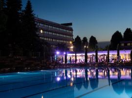 Living Place Hotel, hotel di Villanova