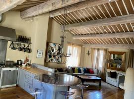 5 Star Rated Exclusive House in Valbonne Village, hotell i Valbonne