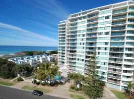 Chateau Royale Beach Resort, serviced apartment in Maroochydore