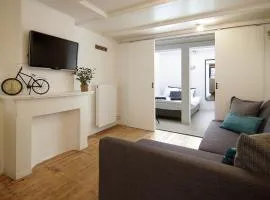 Cosy apartment right in the city center with AIRCO!