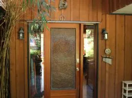 Five Elements Lodge B&B with Outdoor Spa
