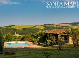 Agriturismo Santa Maria, hotel amb piscina a San Venanzo