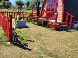 Lovely Glamping Dream Pod in St Austell Cornwall, hotel in St Austell