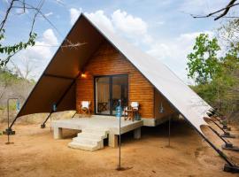 Makini Bush Camp, Yala, luxury tent in Yala