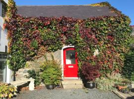 The Byre (Unusual and Different)., hotel v mestu Dromore