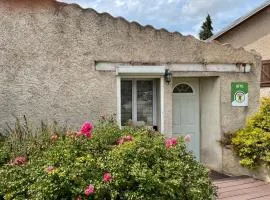 Gîte chaleureux avec terrasse près de Nancy, parking privé, à proximité de festivals et nature - FR-1-584-9
