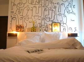 Artefact, Cama e café (B&B) em Lamballe