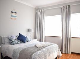 Secure Private Flatlet in Newton Park, hotel sa parkingom u gradu Port Elizabet