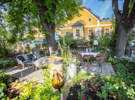 Donauwirt - Hotel garni, hotell i Weissenkirchen in der Wachau