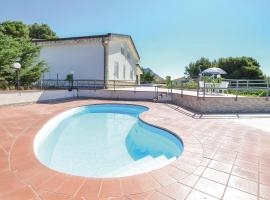 Nice Home In Monreale With 5 Bedrooms, Wifi And Outdoor Swimming Pool, ξενοδοχείο σε Monreale
